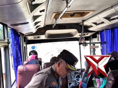 PELEPASAN MUDIK GRATIS POLDA BENGKULU DI TERMINAL AIR SEBAKUL