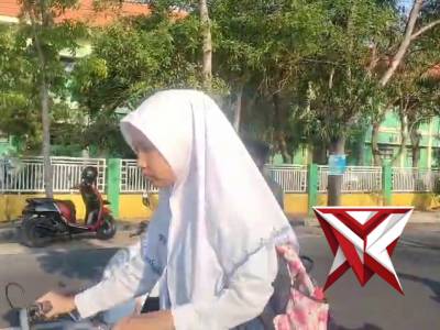 PENGATURAN ARUS LALU LINTAS DI DEPAN SEKOLAH SMPN 1GALIS