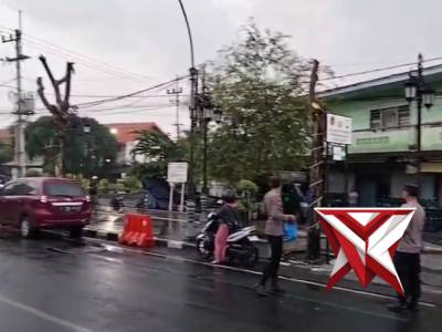 Bagi takjil - PoliceTube