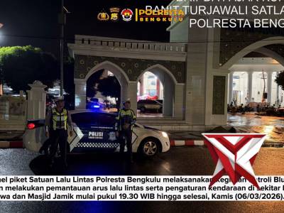 *Satlantas Polresta Bengkulu Laksanakan Patroli Blue Light, Pastikan Kelancaran Lalin Jamaah Tarawih