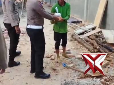 Pemberian Takjil Polsek Rengat Barat Polres Inhu