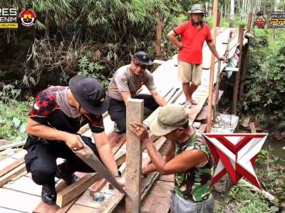 Gerak Cepat Polres Muara Enim Perbaiki Jembatan Penghubung Antar Kampung di Desa Karang Raja


Keped