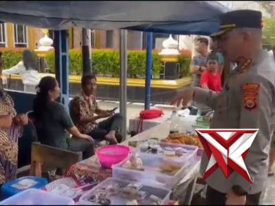 Polresta Bengkulu Berbagi Takjil dan Sosialisasi Layanan 110, Wujud Kepedulian Polri di Bulan Ramada