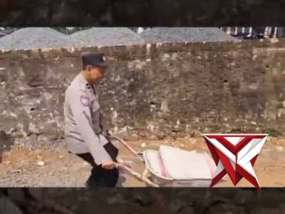 Polisi selalu ada untuk saling memberi dan berbagi kepada masyarakat