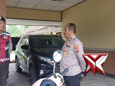 Polsek pujer laksanakan giat patroli dialogis di kantor kecamatan pujer