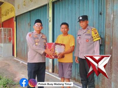 KEGIATAN PENYALURAN BANSOS RAMADHAN DARI KAPOLRES OKU TIMUR KEPADA MASYARAKAT KURANG MAMPU