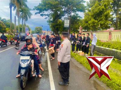 Bagi Takjil Oleh Pengguna Silat Pagar Nusa  PSHT dan LKS-PI Wilayah Timur  Kecamatan  Tumpang