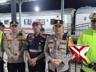 Kapolres Lahat Cek Arus Mudik Di Stasiun Lahat