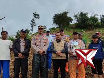 Polsek Batujajar bersama dengan Kecamatan Saguling, PPL Kec. Saguling serta warga Masyarakat dari Ke