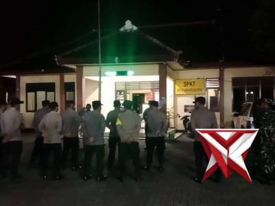 POLSEK NGASEM GELAR PENGAMANAN MALAM TAKBIRAN
