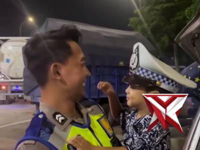 MasyaAllah lucunya dek ejay dari bali, bagi pemudik selalu berhati ati dalam berkendara apabila mera