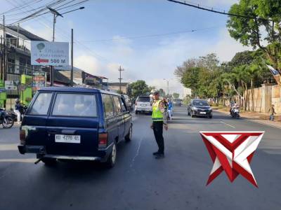 Anggota Polsek Lawang Laksanakan kegiatan rutin Gatur pagi di wilayah hukum Polsek Lawang