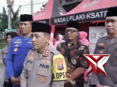 Bagi Bagi Takjil On The Street Polres Probolinggo