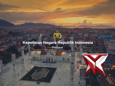 Saat takbir menggema di seluruh penjuru negeri, menyambut hari yang suci, menuju kebaikan yang lebih