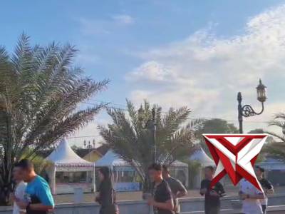 Kapolres Kediri melaksanakan olahraga pagi bersama anggota Polres Kediri  Dalam rangka menjaga kebug