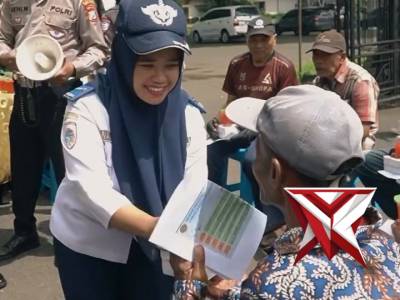 Ngabuburit bareng Satlantas Polres Malang dan masyarakat Singosari. Sore Ramadan