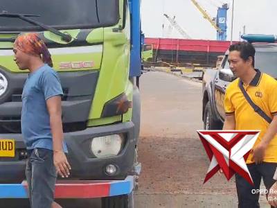 Giat Patroli berikan himbauan kepada sopir truk guna menjaga Kamtibmas di wilayah pelabuhan aman