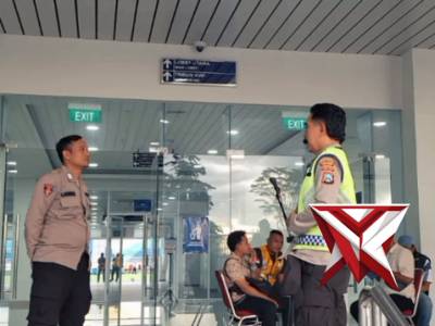 Pengamanan offficial trainning dr Bali Utd di Stadion Kanjuruhan