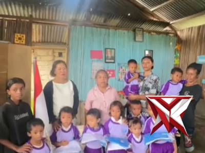 Kapolda NTT Berikan Seragam Sekolah Gratis untuk Anak-Anak di Belu - PoliceTube
