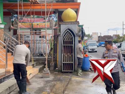 Pelaksanaan Program Presiden RI dalam rangka ASRI di Masjid Desa Bantur - PoliceTube