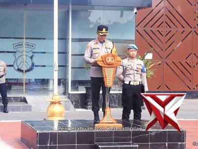 KAPOLRES NGAWI PIMPIN UPACARA PENGHARGAAN