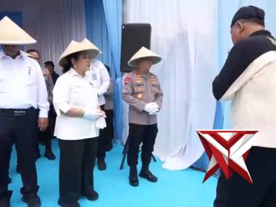 Dukung Ketahanan Pangan Nasional, Kapolri dan Ketua Komisi IV DPR Pimpin Panen Raya Jagung Serentak