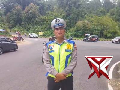 Live Repot Anggota Satlantas Polres Malang di Simpang 4 JLS Bantur