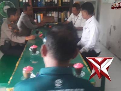 KAPOLSEK KUDU SAMBANG KANTOR PERHUTANI.