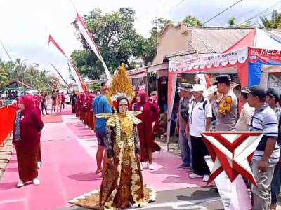 PELEPASAN PESERTA KARNAVAL BUDAYA DS. TUGUSARI OLEH KAPOLSEK BANGSALSARI AKP JOKO SUMARGO - PoliceTube
