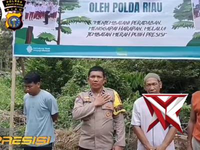Pemasangan Spanduk Perencanaan Pembangunan Jembatan Tahap II di Desa Sungai Buluh, Kec. Bunut