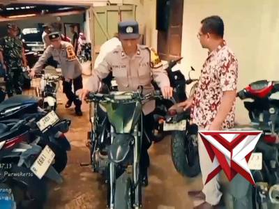 Polsek Ajibarang  beserta Forkompimcam Ajibarang  melaksanakan pembinaan dan penertiban ranmor