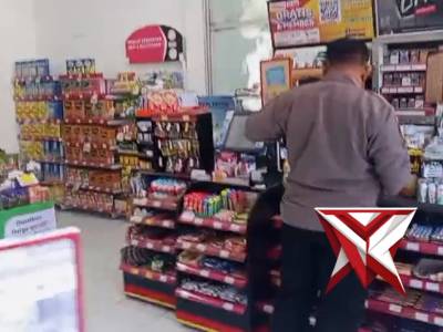 POLSEK BALONGPANGGANG: PATROLI PERTOKOAN ALFAMART
