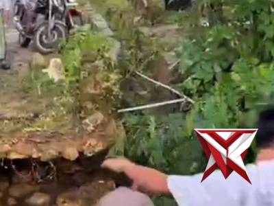 Gerak Cepat Polsek Kangayan Amankan Lokasi terdampak Hujan Deras