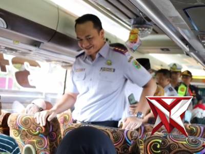 Terjunkan Sejumlah Personel, Polres Trenggalek Kawal Keberangkatan Balik Mudik Gratis 2026 - PoliceTube