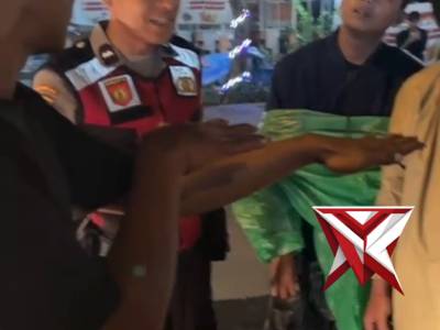 RESPON CEPAT MELERAI PENGGUNA JALAN YANG TERLIBAT PERTENGKARAN