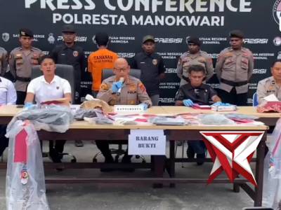 Kapolresta Manokwari Pimpin 
?Konferensi Pers Kasus Pembunuhan Di Reremi Puncak Manokwari