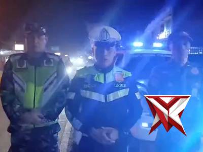 Pantauan arus lalu lintas personil pos pam tugu mulyo kec lempuing