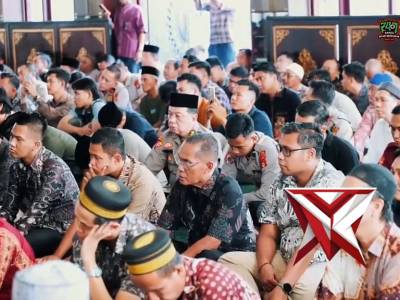 Menjemput Kemuliaan dalam Pengabdian: Momen Khusyuk Kapolda Sumsel & UAS di Masjid Assa&rsquo;adah Suasana - PoliceTube