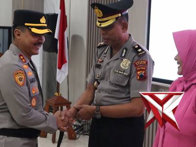 Kompol Santoso Terima Kenaikan Pangkat Pengabdian, Kapolres Demak Tekankan Integritas dan Pelayanan - PoliceTube