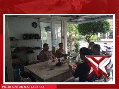 Perkuat Silaturahmi, Bhabinkamtibmas Duren Tiga Gelar Cooling System