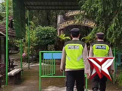 Dalam upaya meningkatkan situasi kamtibmas yang aman dan kondusif. Anggota Polsek Sukomoro Polres Ma - PoliceTube