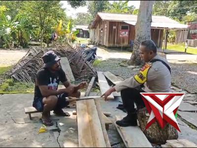 Patroli dialogis dan kunjungan ke warga