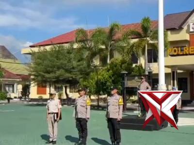 Kapolres Magetan memimpin pelaksanaan apel pagi jam pimpinan yang diikuti oleh seluruh anggota - PoliceTube