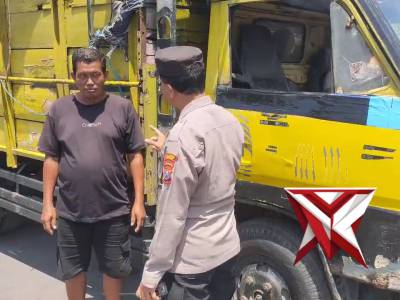 Anggota Polsek Kawasan Giat dialogis dengan sopir berikan himbauan tentang pembatasan jamOperasional