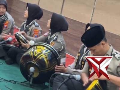 Hadroh Setia Polres Magetan

Di bulan suci Ramadhan, personel Polres Magetan melaksanakan latihan ha