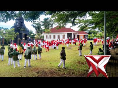 Bhabinkamtibmas Desa Ketindan Aipda David hadiri  kegiatan Olahraga senam bersama paguyuban