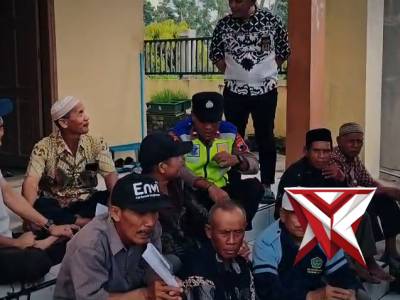 Ciptakan Situasi Aman, Polsek Songgom Gelar Patroli Rutin di Wilayah Hukum - PoliceTube