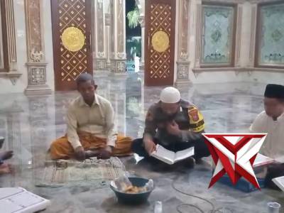 BHABINKAMTIBMAS DESA BULAY MELAKSANAKAN GIAT TADERUS BERSAMA WARGA DI MASJID MIFTAHUL HIDAYAH - PoliceTube