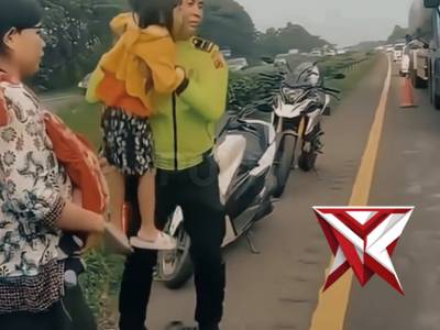 DI TENGAHarus mudik yang padat dan penuh dinamika,