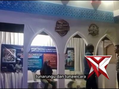 PERSONEL POS TERPADU MONUMEN SOERJO NGAWI BANTU WANITA TUNARUNGU YANG TERSESAT